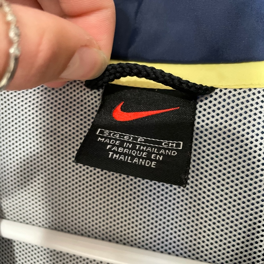 Nike athletics windbreaker jacket - Picture 3 of 7